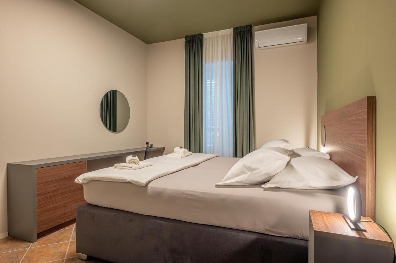 Green, Deluxe Two Bedroom Suite Split Exterior photo